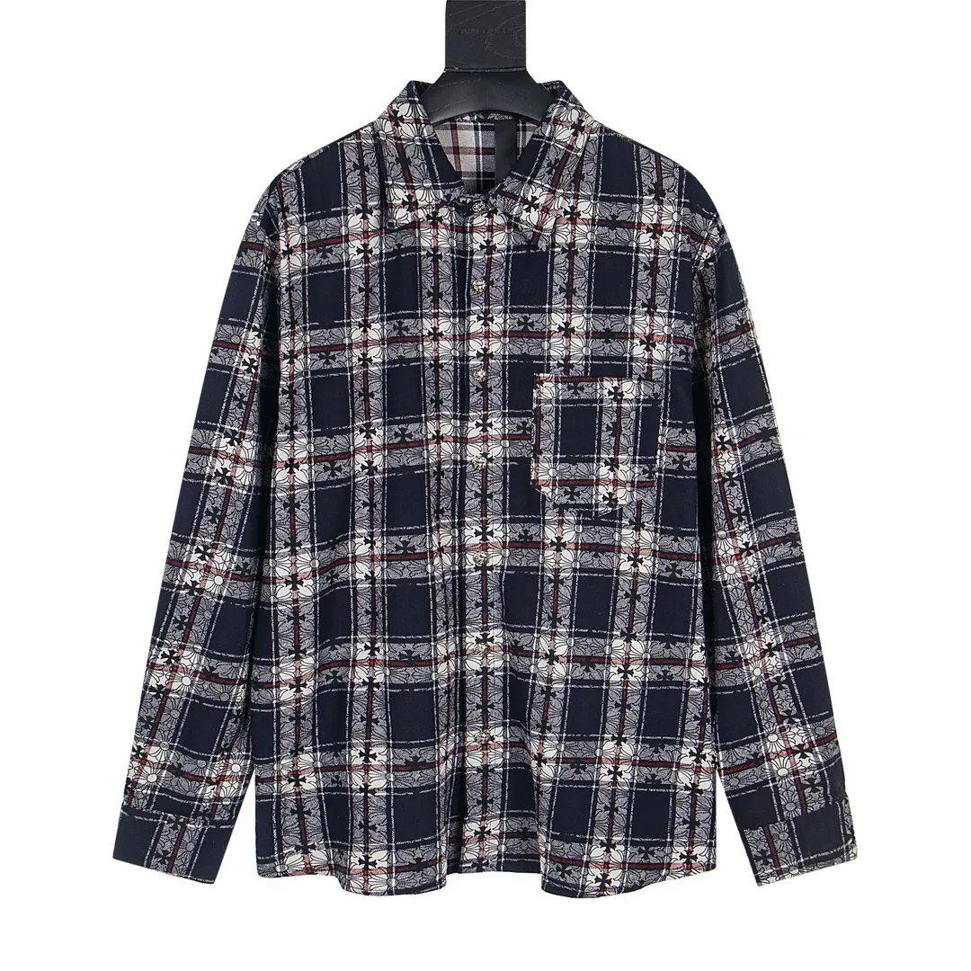 P240 Model No. Y650 CHROME HEARTS/CHROOME HEARTS CH All-over printed dark flower long-sleeved shirt. Custom-woven and dyed pure cotton sesame bottom plaid fabric. The finished fabric is then printed with dark flowers. The whole garment is hand-cut on the grid. The labor cost is high at the end of the year. Genuine leather hand-embroidered sleeves. High-quality distressed children's flower four-button buttons. The first batch on the entire network. Color: black red size: S-XL